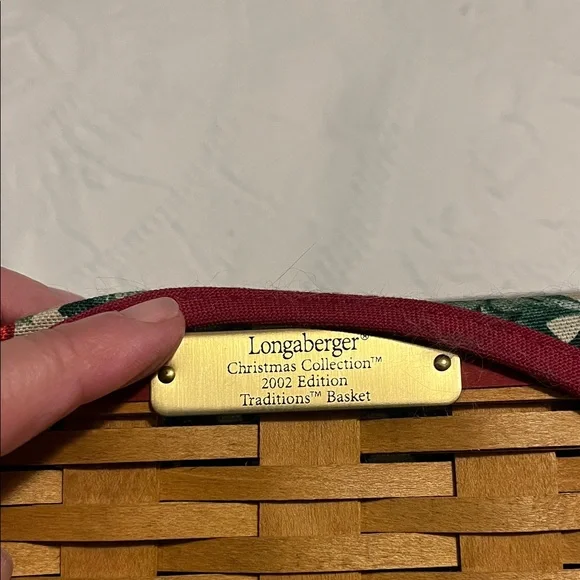 Longaberger 2002 Christmas Collection Traditions basket with red weave - Picture 1 of 8
